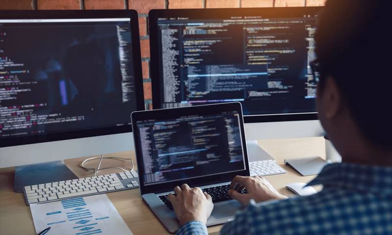 数据科学选型:R与Python如何赋能西岗区网站建设?